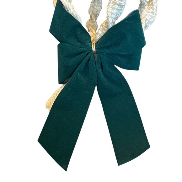 Vintage 1970's Macrame Mistletoe Kissing Ball 12" - Picture 2 of 6